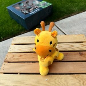 Bellzi Giraffi the Giraffe plush toy.